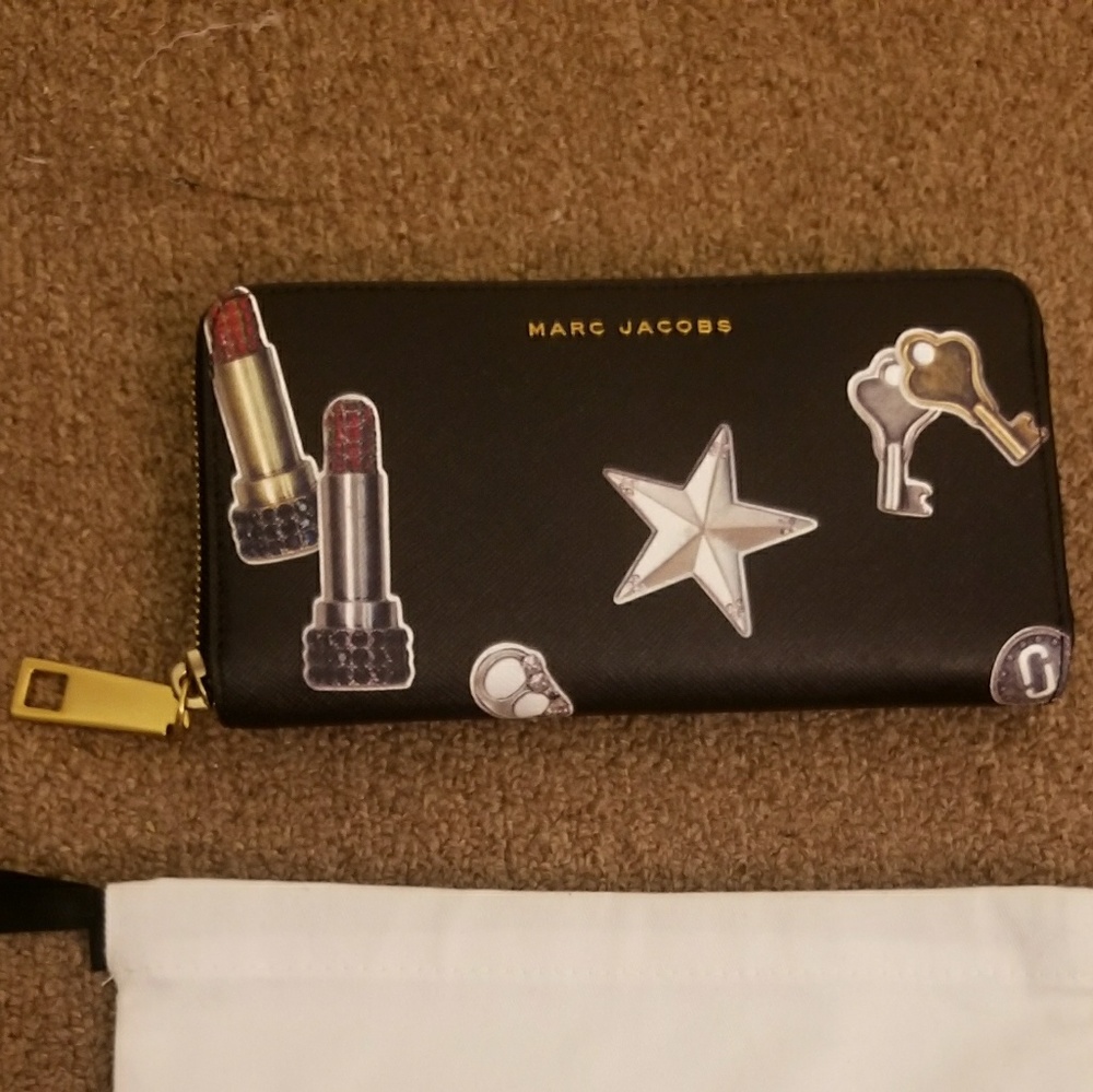 SOLD Marc Jacobs wallet with dust bag